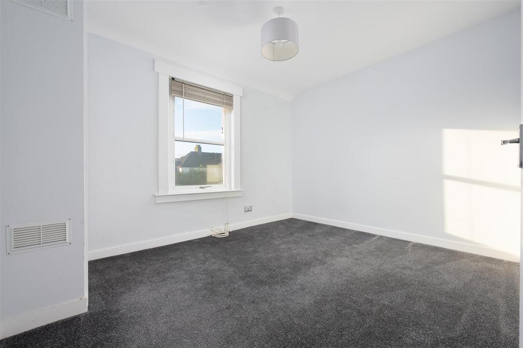 9 Newton Crescent018.JPG