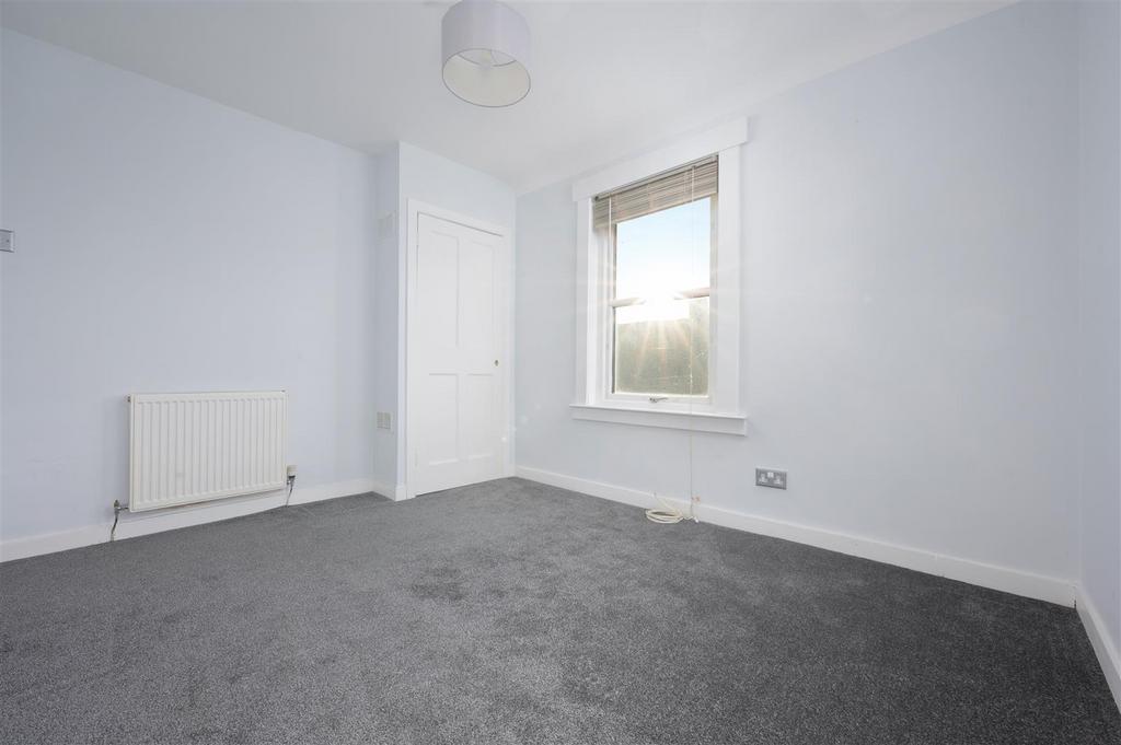 9 Newton Crescent020.JPG