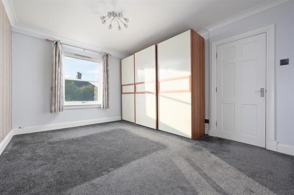 9 Newton Crescent023.JPG