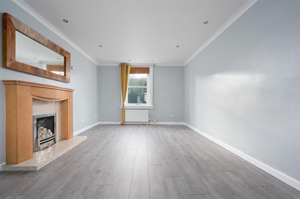 9 Newton Crescent006.JPG