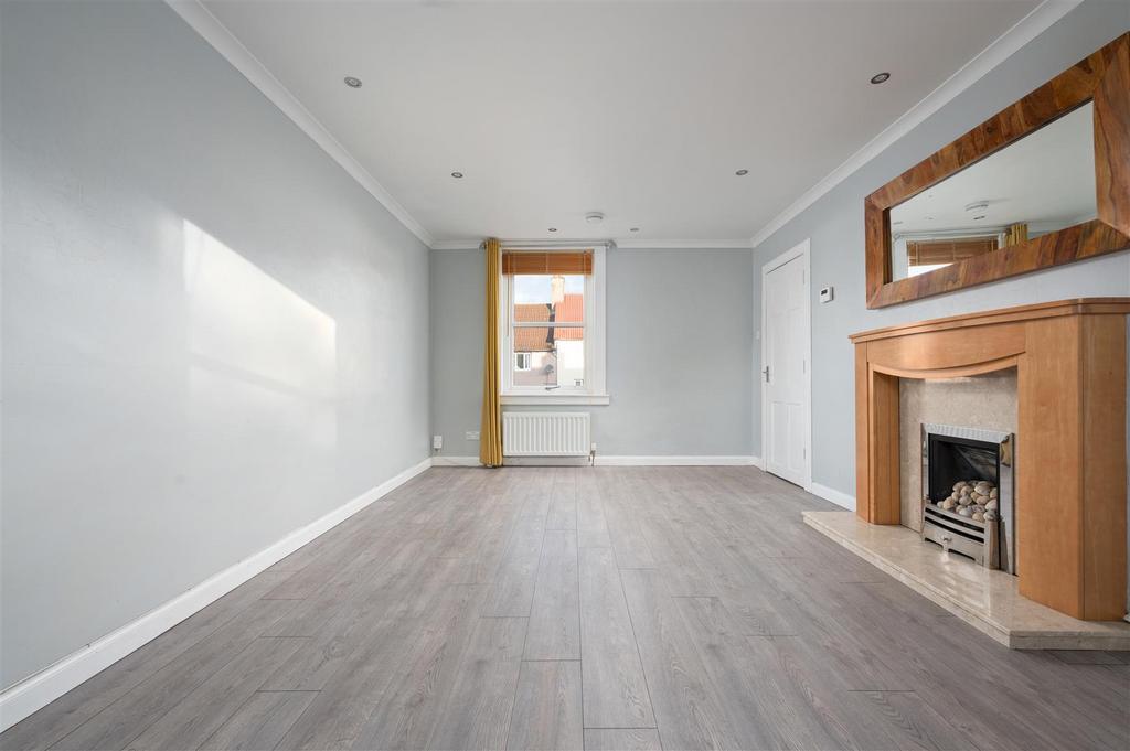 9 Newton Crescent009.JPG
