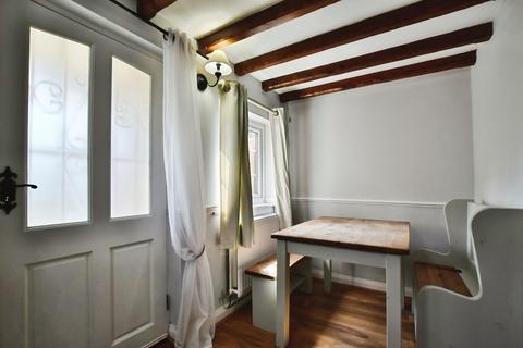 2 bedroom terraced house to rent, Old Road, Cheshire SK9