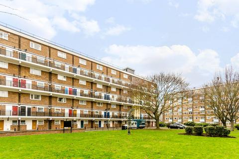 2 bedroom flat for sale, St Saviours Estate, Bermondsey, London, SE1