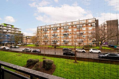 2 bedroom flat for sale, St Saviours Estate, Bermondsey, London, SE1