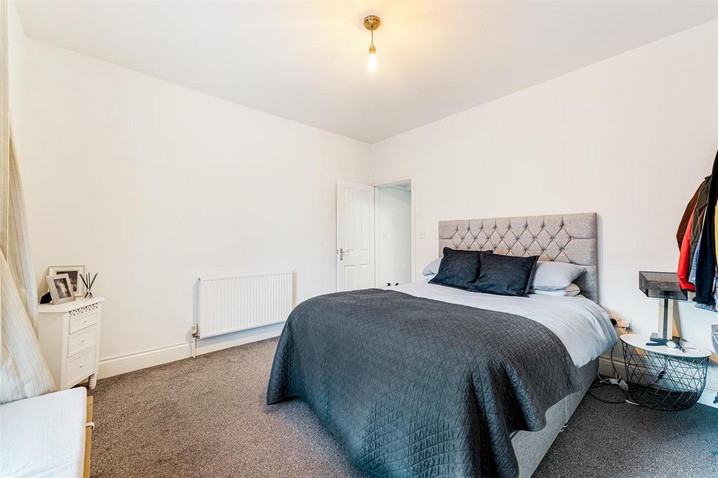 63 Albany Road bedroom 1 2.jpg