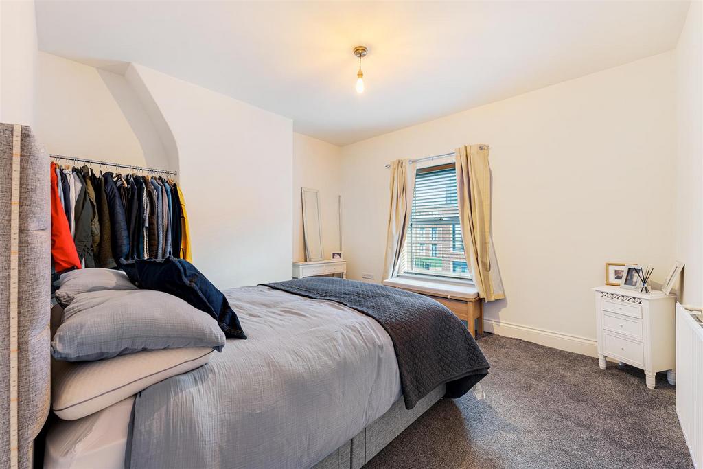 63 Albany Road bedroom 1.jpg