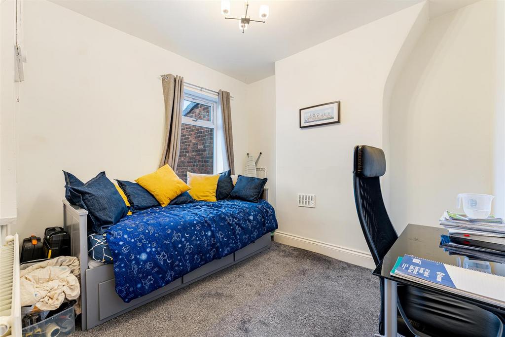 63 Albany Road bedroom 2.jpg