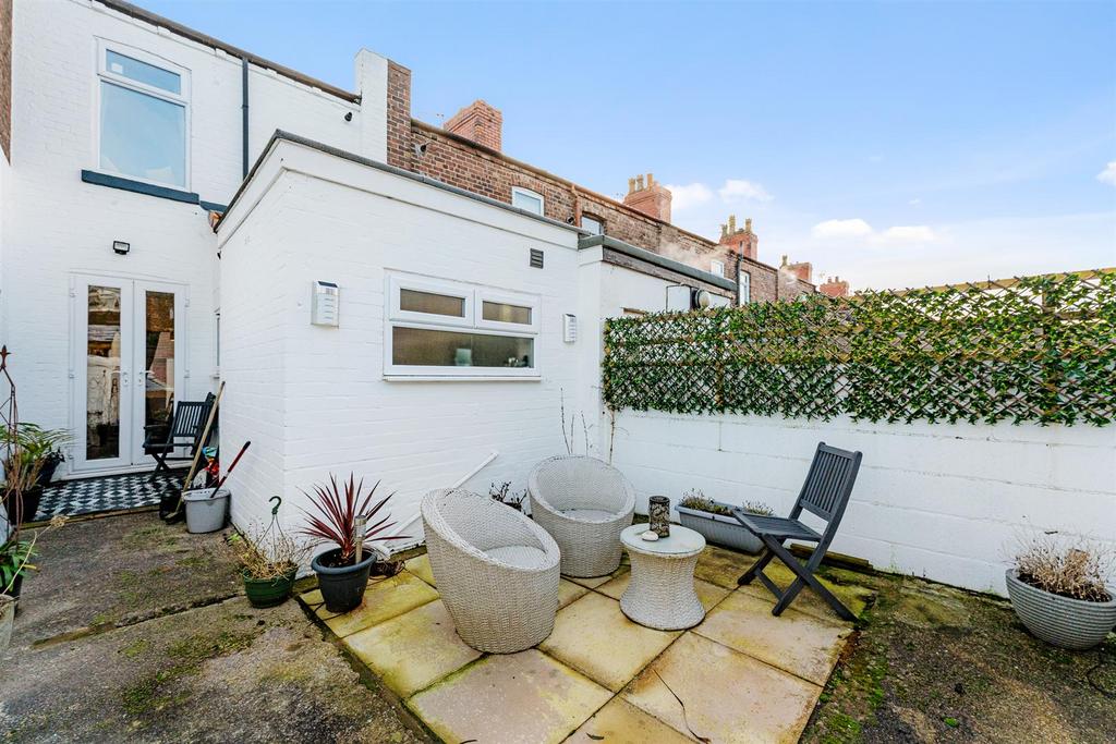 63 Albany Road garden 3.jpg