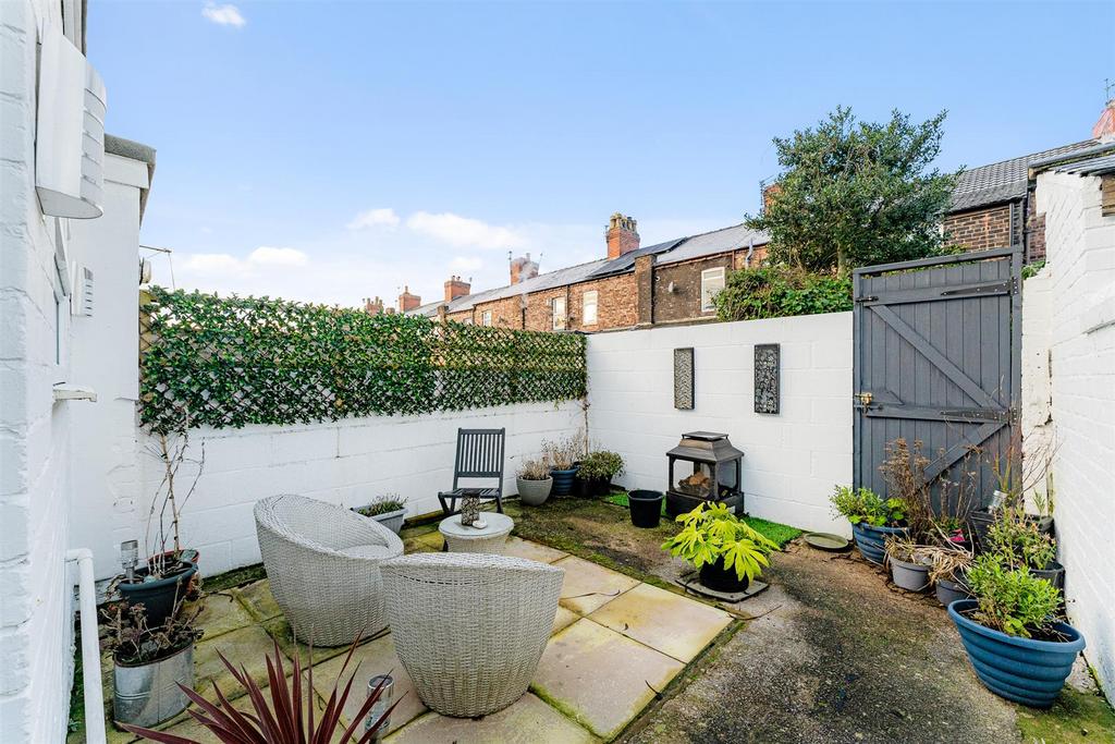 63 Albany Road garden.jpg