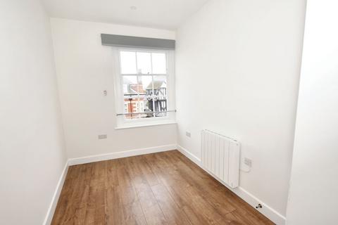 undefined, Cornmarket, Thame OX9