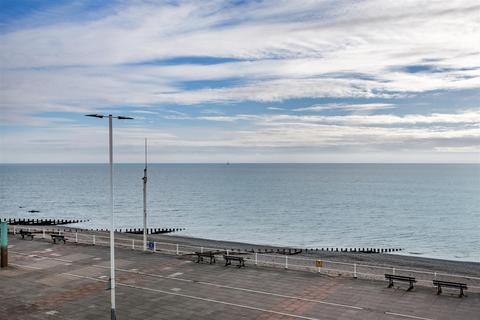 undefined, Marine Court, St. Leonards-On-Sea