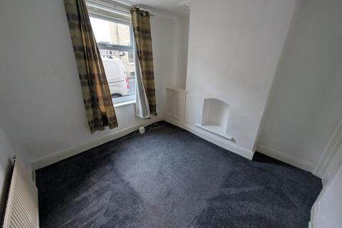 2 bedroom terraced house to rent, Herbert Street, Burnley
