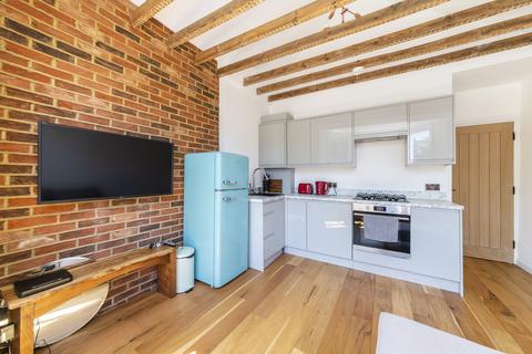 1 bedroom flat to rent, Lynton Road, London, W3