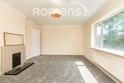 2 bedroom flat to rent, Goughs Meadow, Sandhurst, GU47