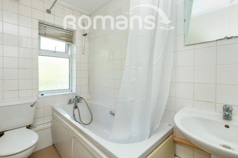 2 bedroom flat to rent, Goughs Meadow, Sandhurst, GU47