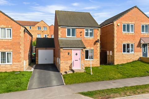 3 bedroom detached house for sale, Plowes Way, Knottingley WF11