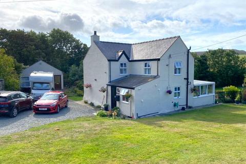 3 bedroom detached house for sale, Pentrefelin, Amlwch, Anglesey, LL68