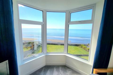 undefined, Albainn, Llanaber