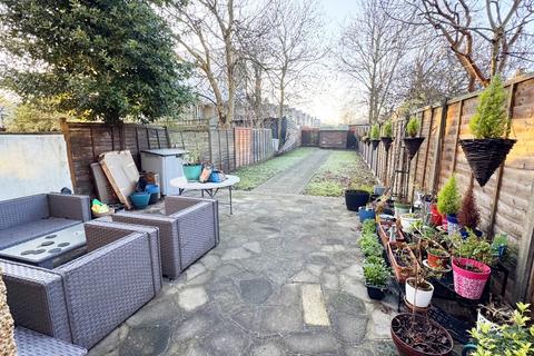 House share to rent, Ordnance Road, Enfield Lock Station, EN3