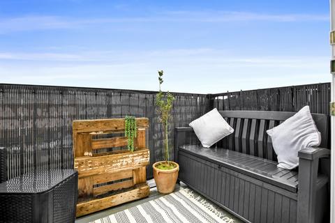 2 bedroom apartment for sale, Woods Road, Chichester, PO19
