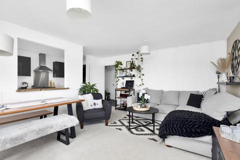 2 bedroom apartment for sale, Woods Road, Chichester, PO19
