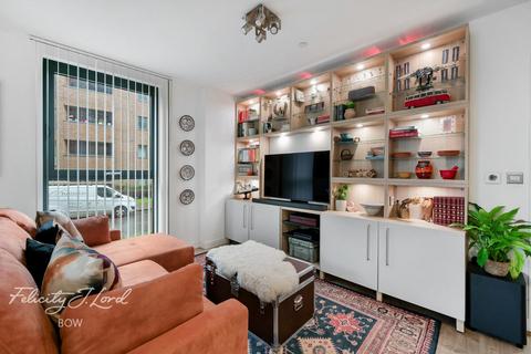 3 bedroom apartment for sale, Radial Avenue, LONDON