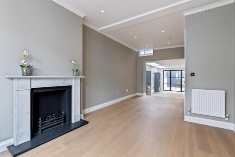 4 bedroom terraced house to rent, Ewald Road, SW6