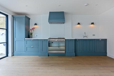4 bedroom terraced house to rent, Ewald Road, SW6
