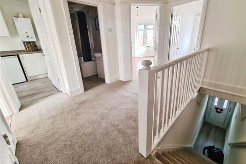 2 bedroom flat to rent, Dawlish Avenue, Hampshire SO15