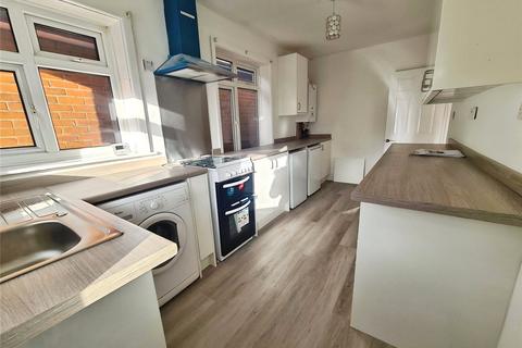 2 bedroom flat to rent, Dawlish Avenue, Hampshire SO15