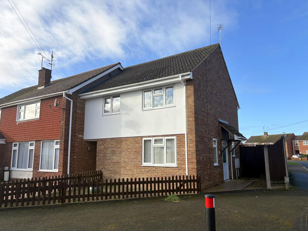3 Bedroom End Terrace House for Sale