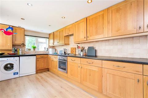2 bedroom terraced house to rent, Balham Grove, London SW12