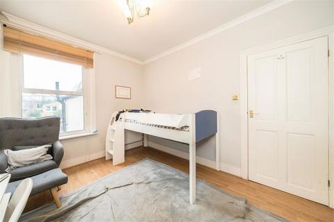 2 bedroom terraced house to rent, Balham Grove, London SW12