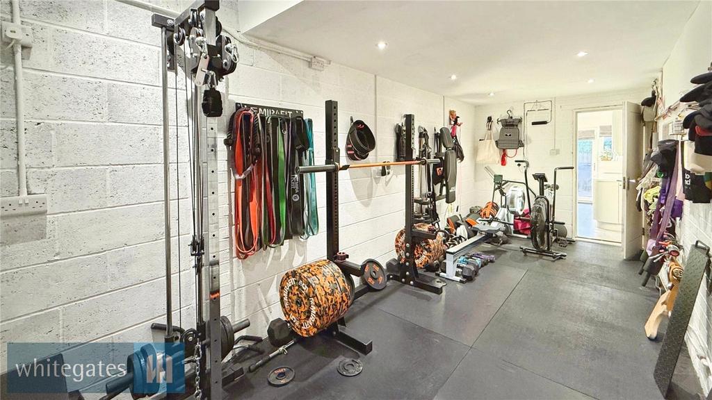 Gym/Garage
