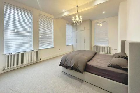 undefined, Uxbridge Road, Hanwell