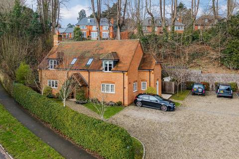 4 bedroom detached house for sale, Henley Road, Marlow, SL7