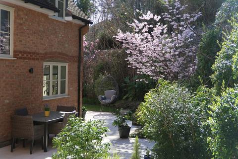 4 bedroom detached house for sale, Henley Road, Marlow, SL7