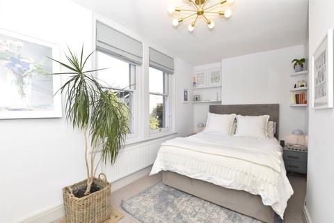 2 bedroom apartment to rent, Newbridge Hill, Bath BA1