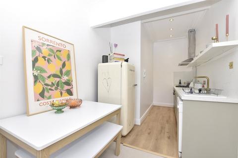 2 bedroom apartment to rent, Newbridge Hill, Bath BA1