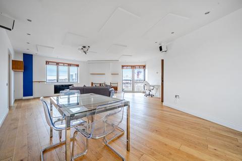 2 bedroom penthouse for sale, Wick Lane, London, E3