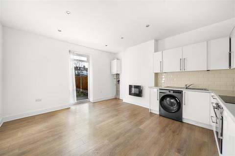 1 bedroom flat for sale, Aldborough Road South, Seven Kings