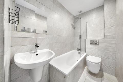 1 bedroom flat for sale, Aldborough Road South, Seven Kings