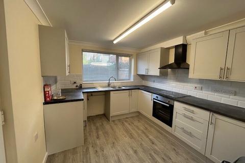 2 bedroom terraced house to rent, Canterbury Road, CO2