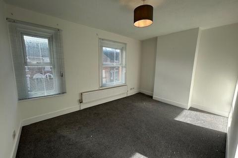 2 bedroom terraced house to rent, Canterbury Road, CO2