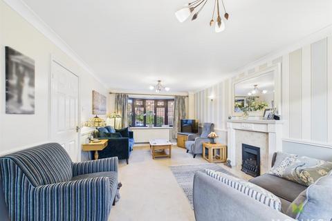 4 bedroom detached house for sale, Chelwood Drive, Herongate, Shrewsbury