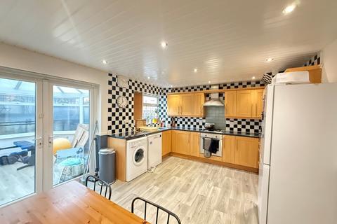 4 bedroom house to rent, Raynville Walk, Leeds, West Yorkshire, LS13