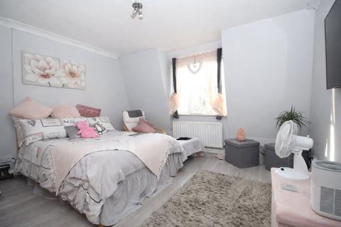 4 bedroom end of terrace house for sale, Draymans Way, Alton, Hampshire, GU34