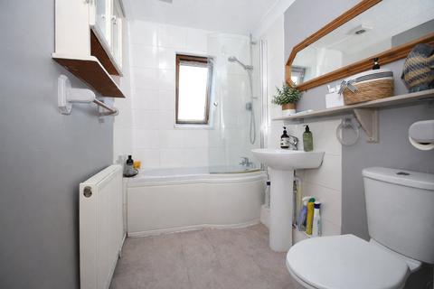 4 bedroom end of terrace house for sale, Draymans Way, Alton, Hampshire, GU34