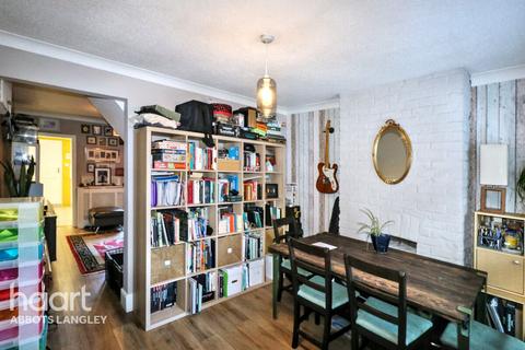 2 bedroom end of terrace house for sale, Loates Lane, Watford