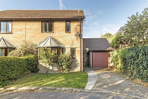 3 bedroom house to rent, Kingsmead Close, Teddington TW11